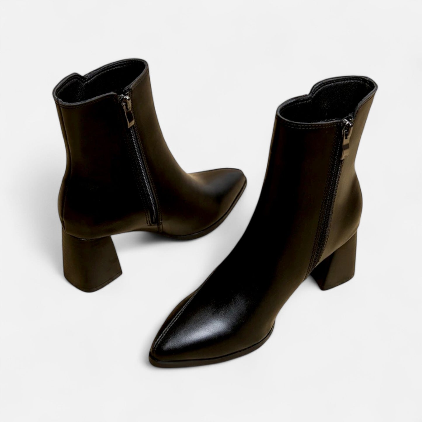 Bottines à Bout Pointu pour Femme – Élégance Affinée, Ligne Féminine | Othier